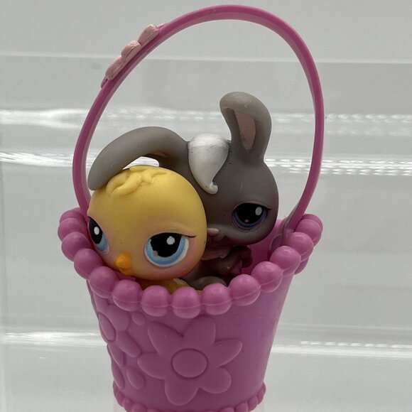 Littlest Pet Shop Gray Bunny Rabbit & Baby Chick Pink Spring Basket 2004 Easter - Picture 2 of 13